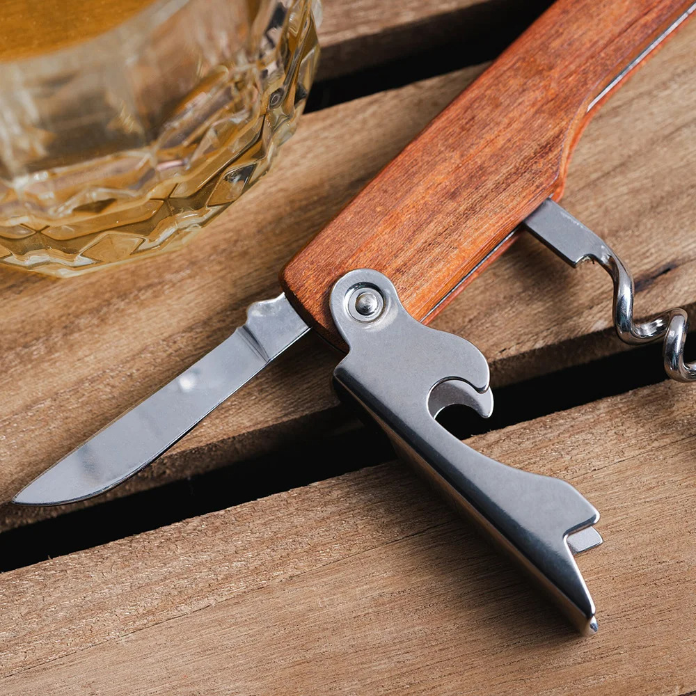 Apribottiglie per vino con man - Woodworking Logos recensione e prezzo